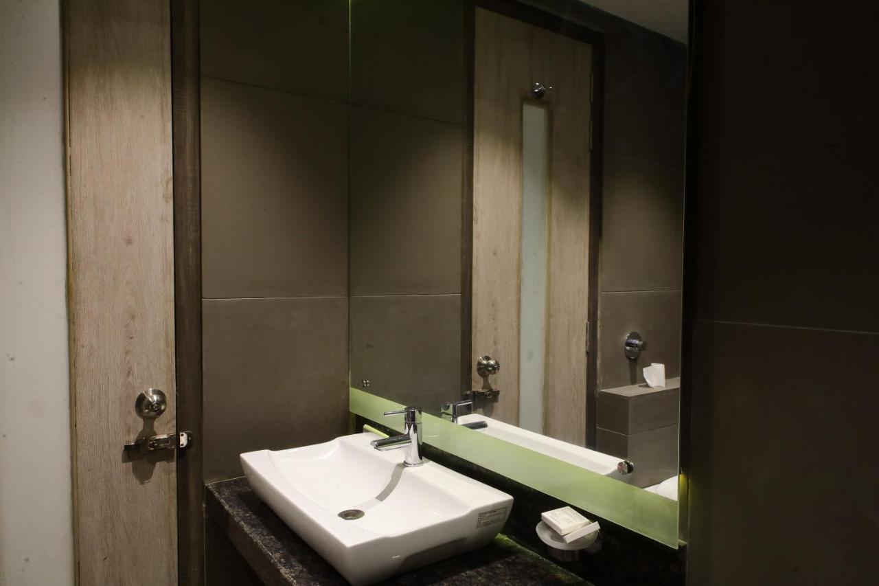 Kingston Resort Kanpur Exterior photo