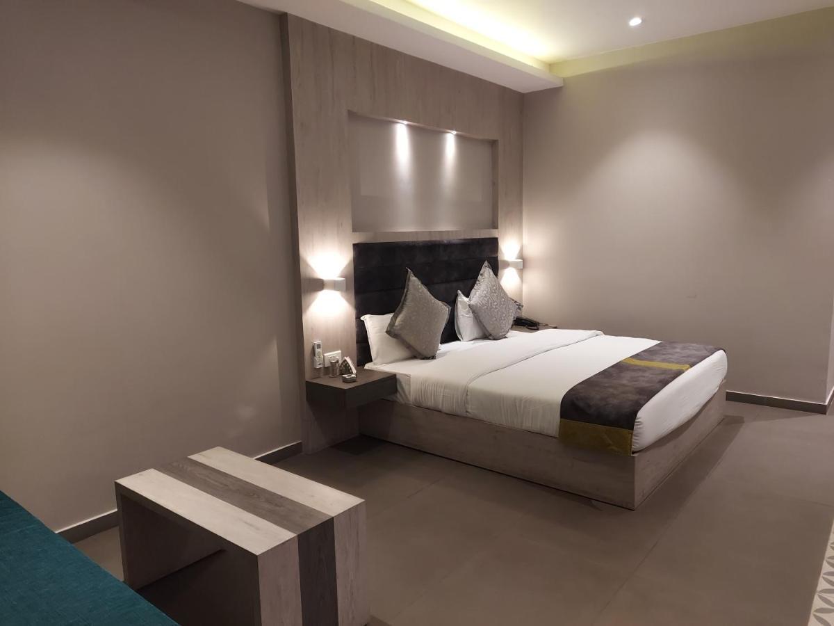 Kingston Resort Kanpur Exterior photo