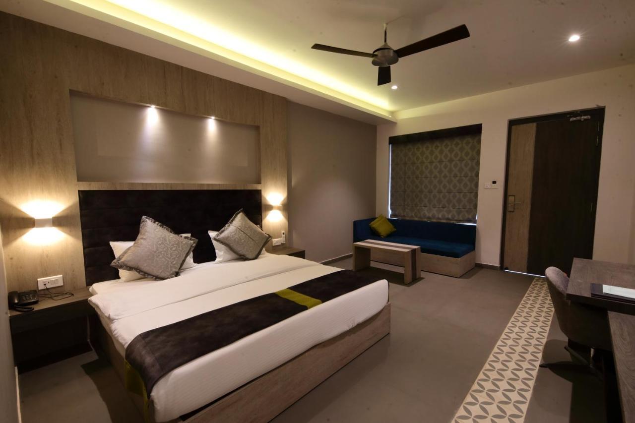 Kingston Resort Kanpur Exterior photo
