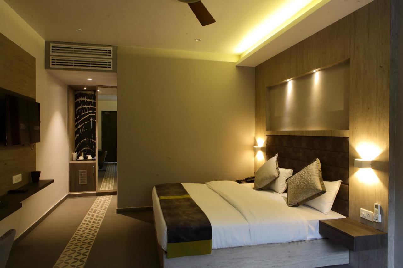 Kingston Resort Kanpur Exterior photo