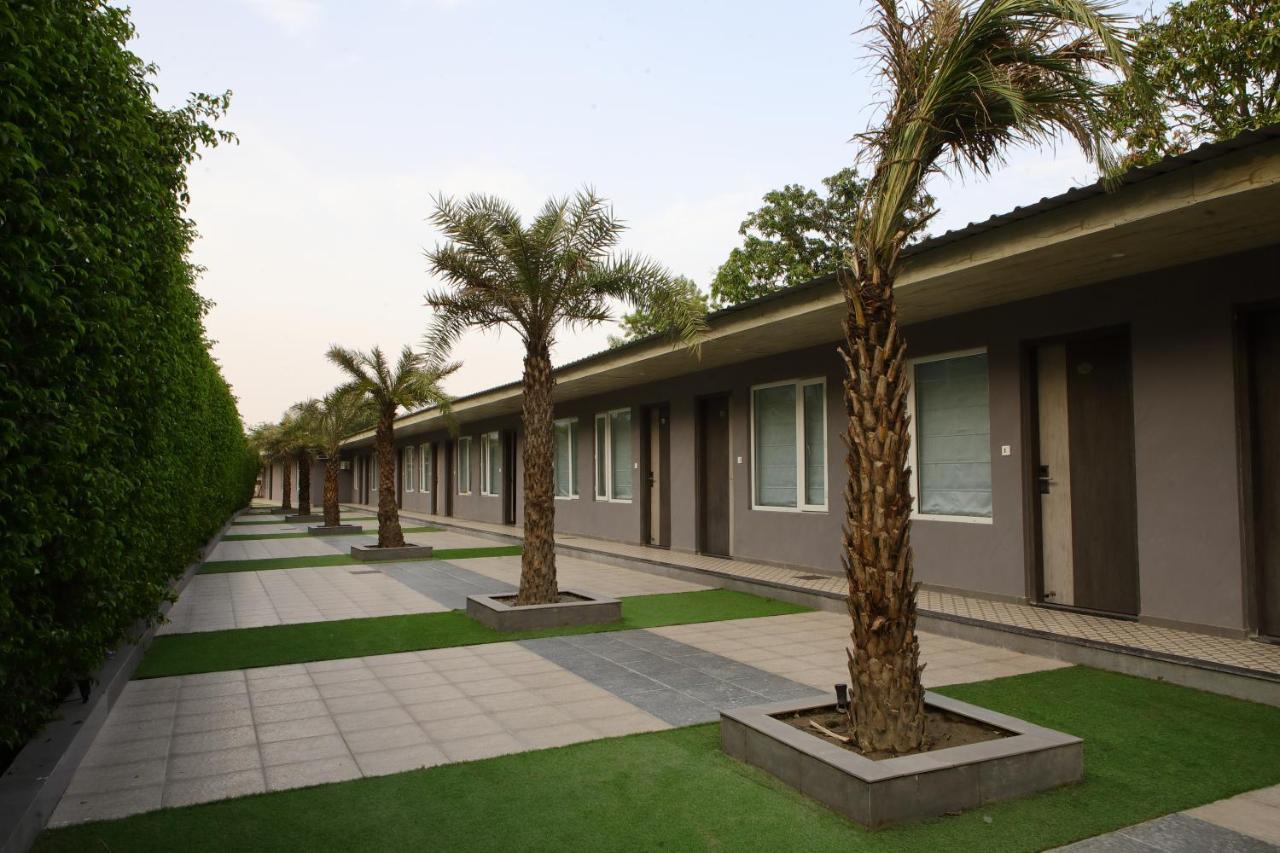 Kingston Resort Kanpur Exterior photo
